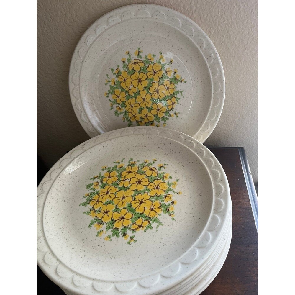 Set of 8 Homer Laughlin Sandstone Grenada Dinner Plates
